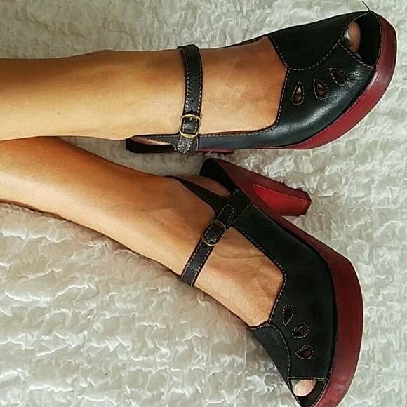 LATIGO SUNNYSIDE  BLACK LEATHER  HEEL SLINGBACKS - Picture 3 of 4